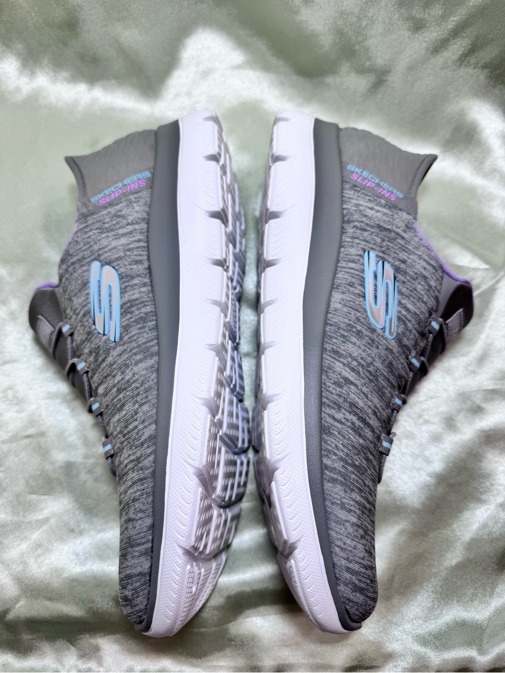 Skechers Slip Ins Women's Gray Athletic Sneakers with Lavender Accents size 8.5W - Picture 6 of 8